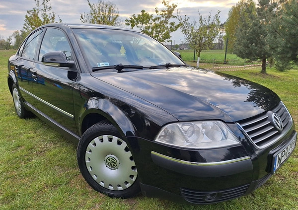 Volkswagen Passat cena 12400 przebieg: 206321, rok produkcji 2004 z Skępe małe 67